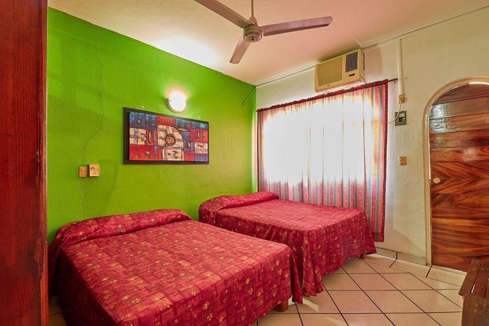 Hotel Posada San Rafael Barra de Navidad Eksteriør bilde